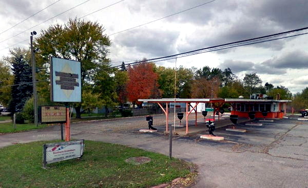 A&W Restaurant - White Pigeon - 706 W Chicago Rd 1 (newer photo)